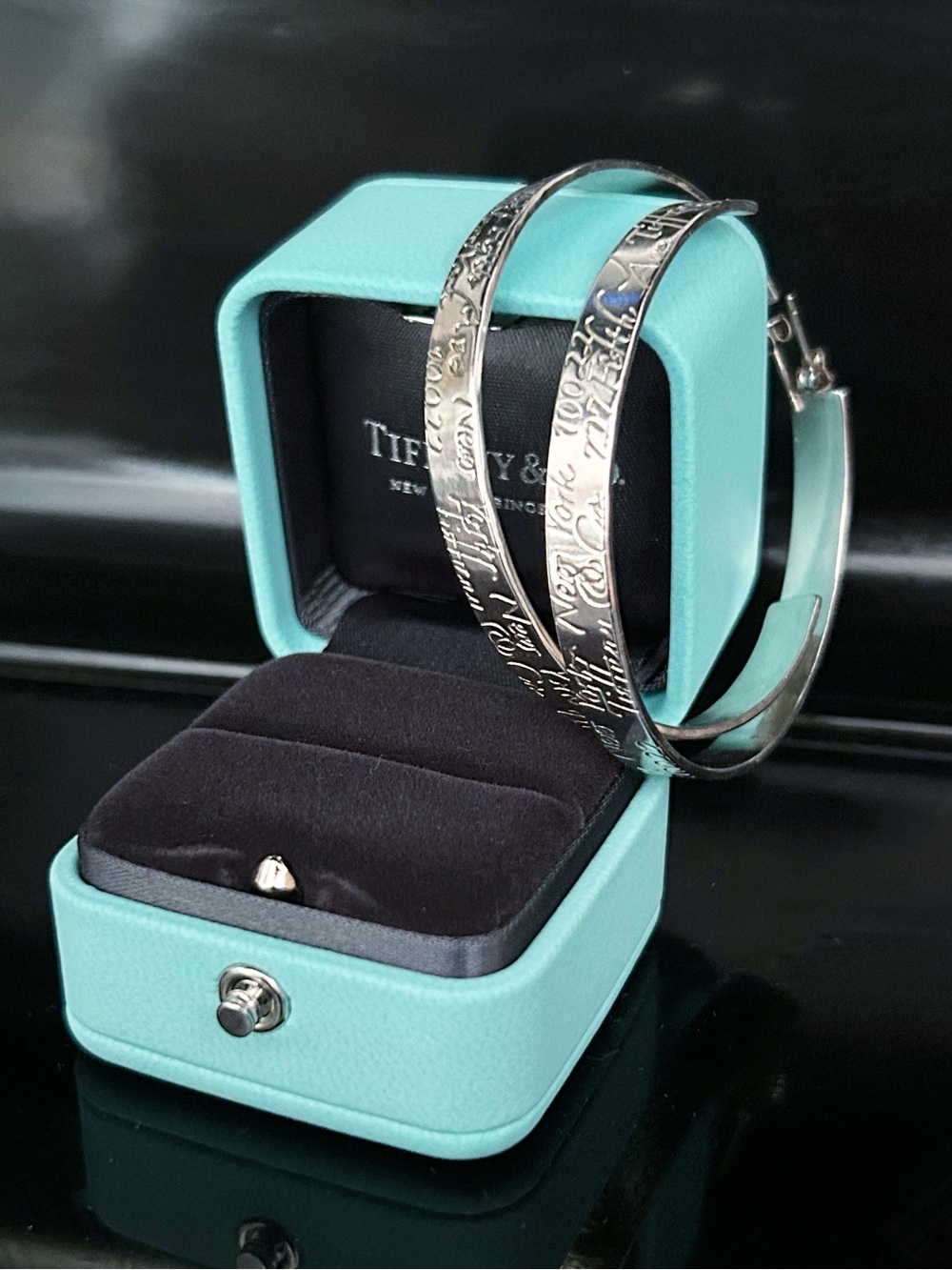 Authentic Tiffany & Co. Ultra RARE Script / Notes 925 Silver XL Hoop Earrings - Picture 6 of 15